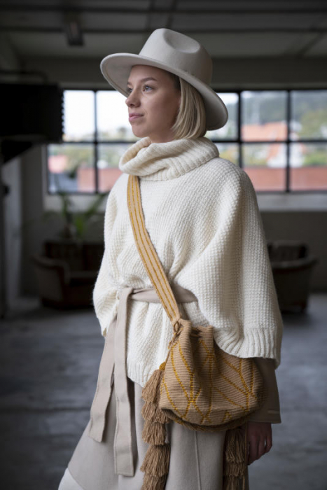 Gjestal - Florence Poncho & Halstube 293-15