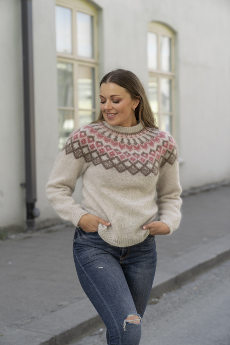 Mena Genser Mohair Edition av SD Lys Bringebær