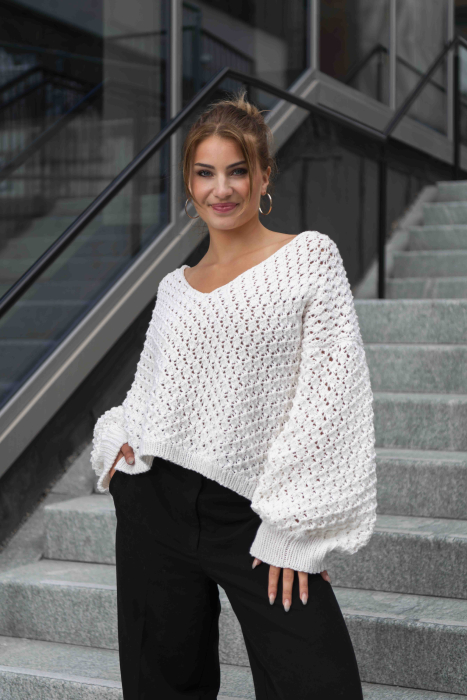 Lara Trøje