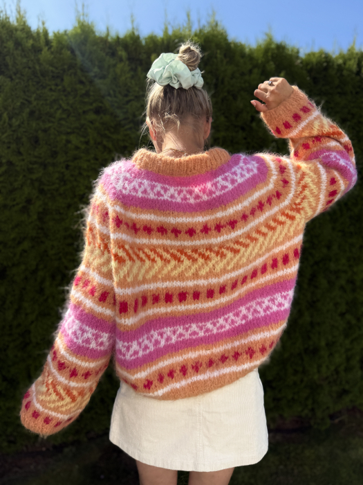 Hanami Raglantrøje by Ingrid Raadim X HOY IR 02-08A